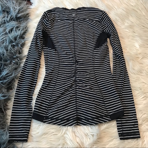 Lululemon base runner long sleeve - Picture 2 of 6